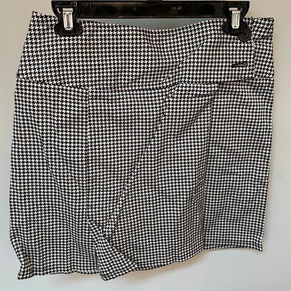 New York & Company - Black & White Mini Skirt - Size 6 - Great Condition - Picture 1 of 3
